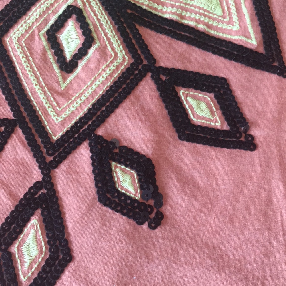 Embroidered tank - Picture 2 of 5